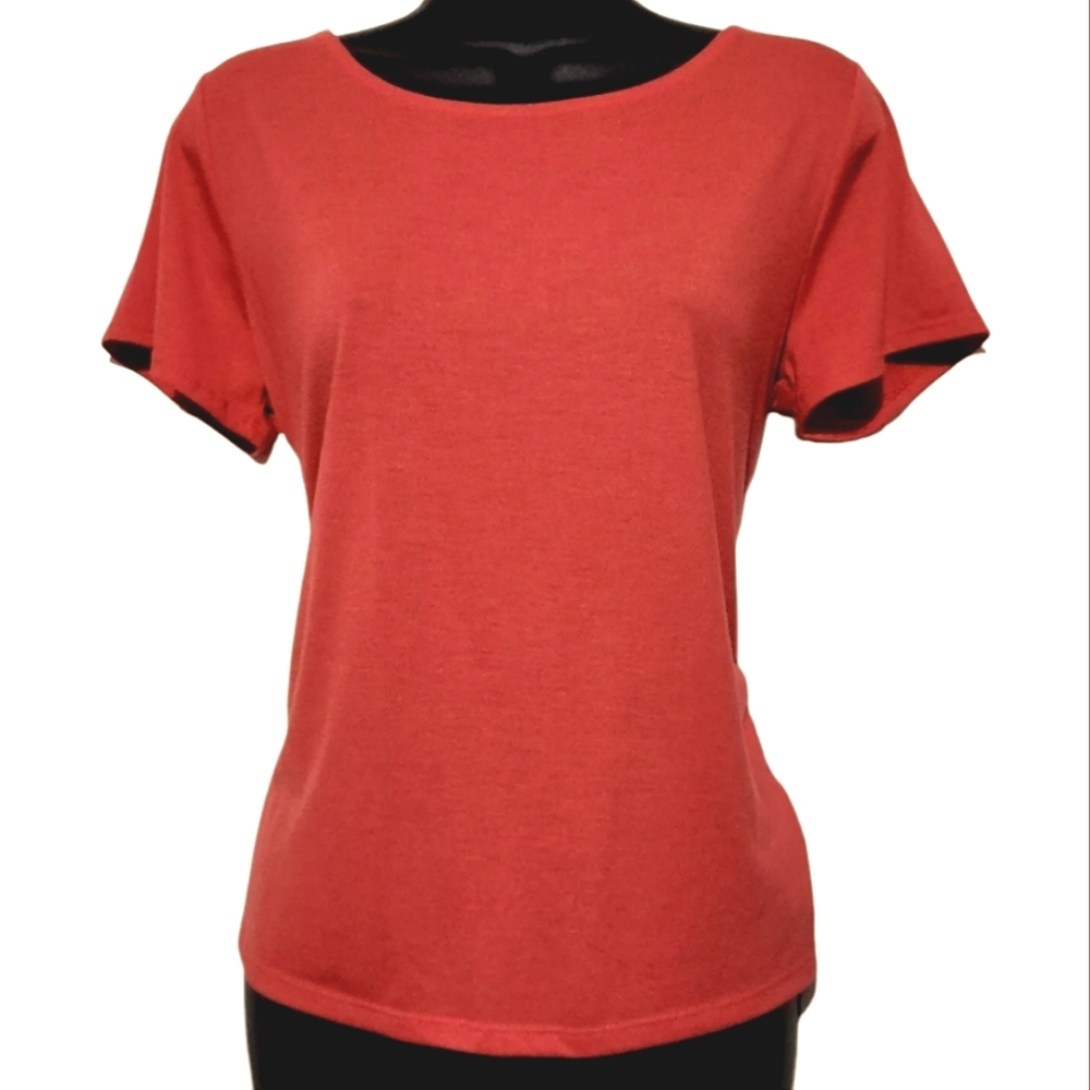 GapFit Cut Out back Breathe Easy Shirt Women's Medium NWOT